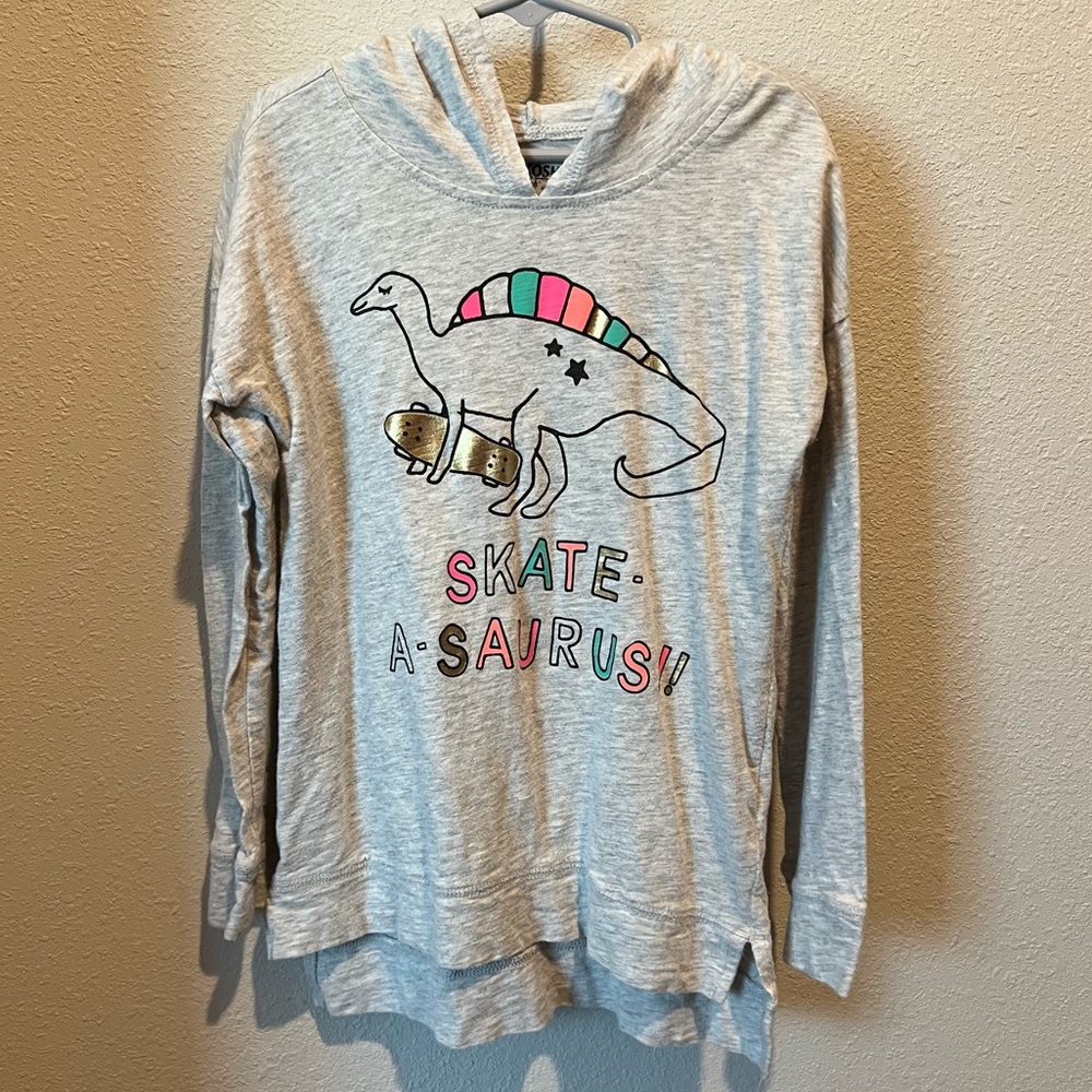 OshKosh size 7 long sleeve hooded graphic tee with gold details